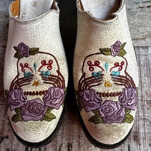 Women's Old Gringo mules slip-ons distressed skulls skeleton embroidered 8